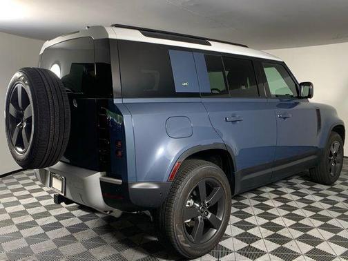 2024 Land Rover Defender 110 P300