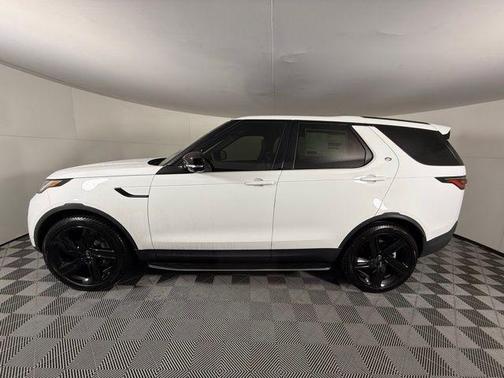 2025 Land Rover Discovery P300 S