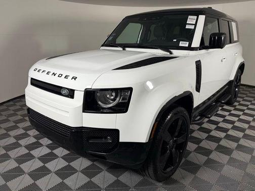 2025 Land Rover Defender 110 P400 X-Dynamic SE