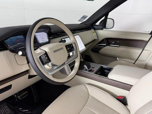2025 Land Rover Range Rover Autobiography
