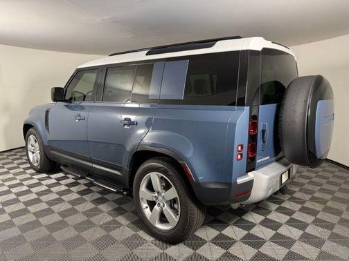 2025 Land Rover Defender 110 P400 S