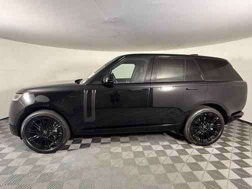 2025 Land Rover Range Rover P400 SE