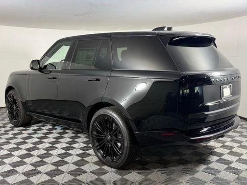 2025 Land Rover Range Rover P400 SE