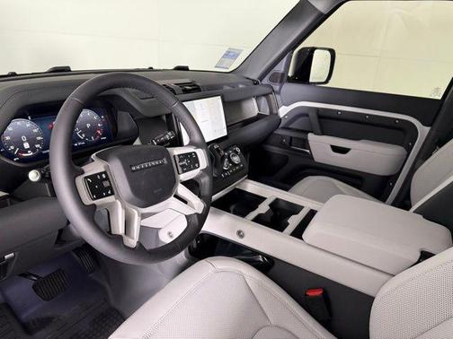 2025 Land Rover Defender 110 P300