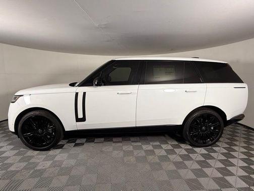 2025 Land Rover Range Rover P530 SE 7 Seat