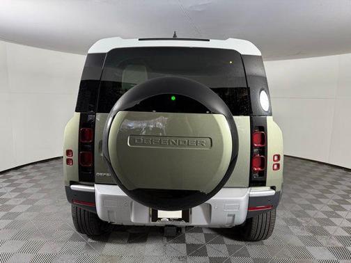 2025 Land Rover Defender 90 P300 S