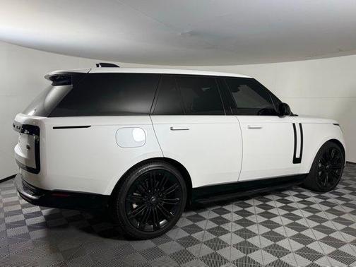 2023 Land Rover Range Rover P530 SE