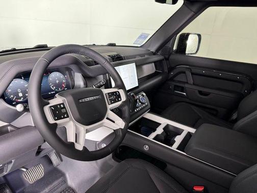 2025 Land Rover Defender 110 P400 X-Dynamic SE