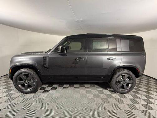2025 Land Rover Defender 110 P400 X-Dynamic SE