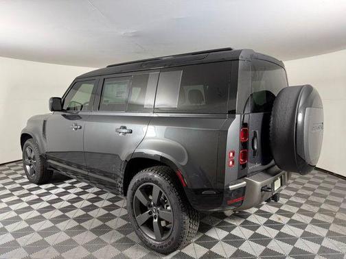 2025 Land Rover Defender 110 P400 X-Dynamic SE