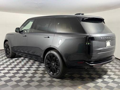 2025 Land Rover Range Rover P530 SE 7 Seat