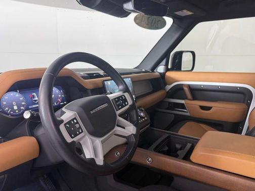 2024 Land Rover Defender 130 P400 X-Dynamic SE