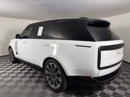 2023 Land Rover Range Rover P530 SE
