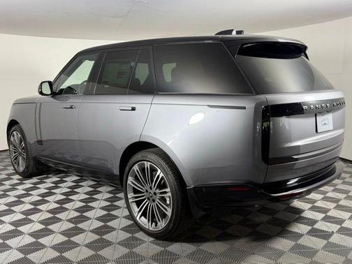 2025 Land Rover Range Rover P530 SE