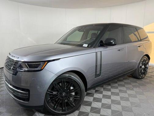 2025 Land Rover Range Rover P530 SE