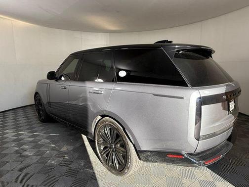 2025 Land Rover Range Rover P530 SE