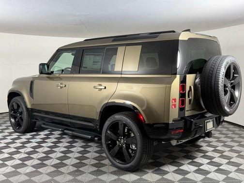 2025 Land Rover Defender 110 P400 X-Dynamic SE