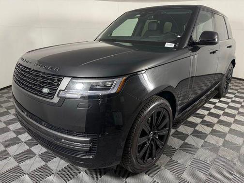 2025 Land Rover Range Rover P550e SE