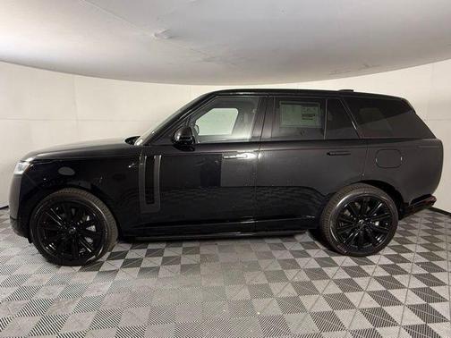 2025 Land Rover Range Rover P550e SE
