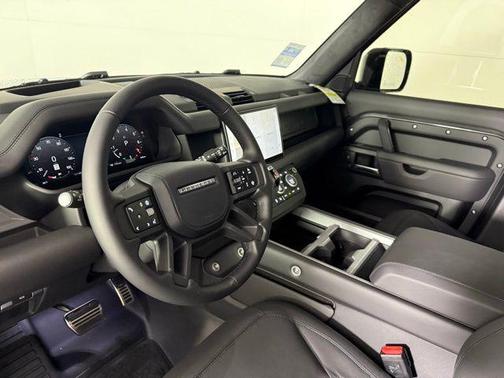 2025 Land Rover Defender 110 P400 X