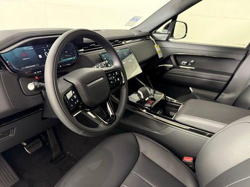 2025 Land Rover Range Rover Sport SE
