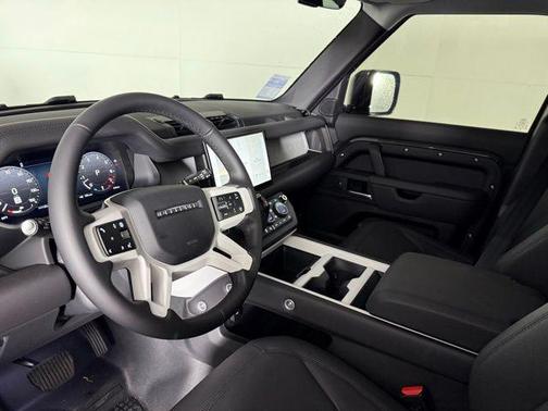 2025 Land Rover Defender 110 P400 S