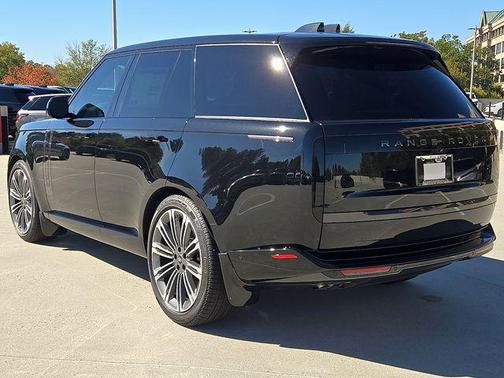 2025 Land Rover Range Rover P530 SE