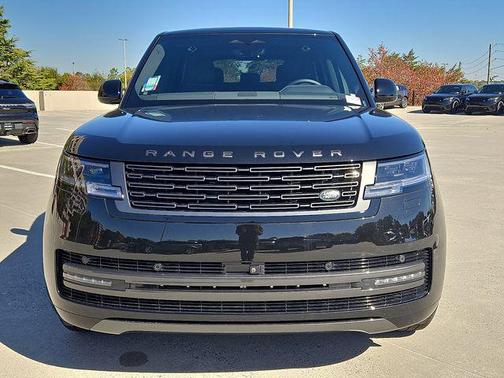 2025 Land Rover Range Rover P530 SE