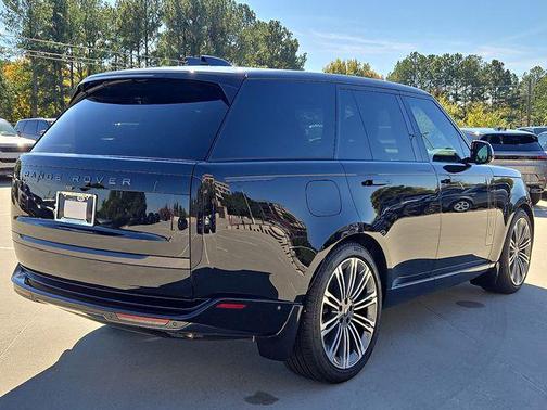 2025 Land Rover Range Rover P530 SE