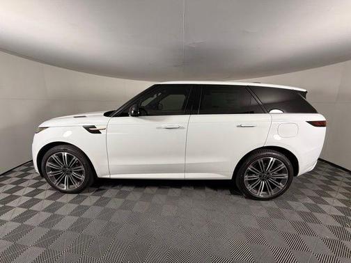 2025 Land Rover Range Rover Sport SE
