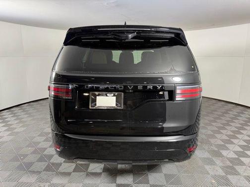 2025 Land Rover Discovery P360 Dynamic SE
