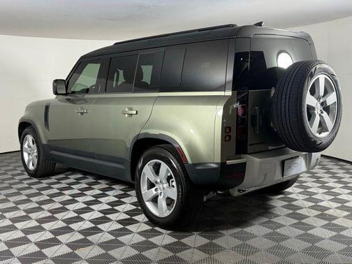 2025 Land Rover Defender 110 P300