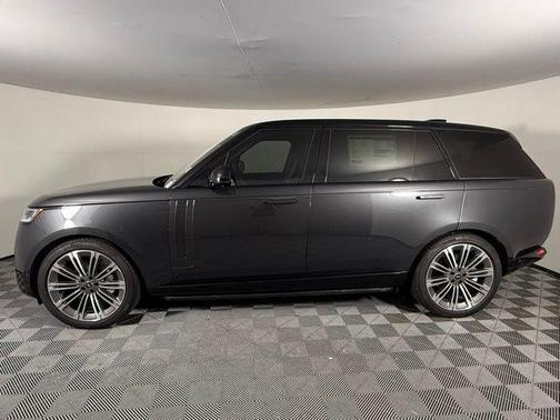 2025 Land Rover Range Rover P530 SE 7 Seat