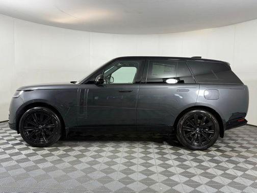 2025 Land Rover Range Rover P550e Autobiography