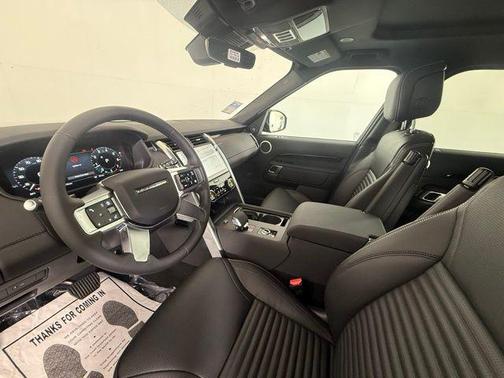 2025 Land Rover Discovery P300 S