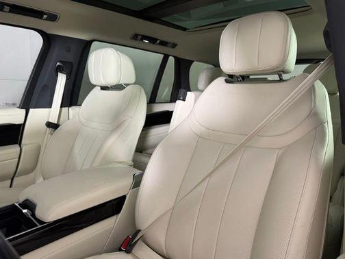 Black 2026 Land Rover Range Rover P530 SE 7 Seat