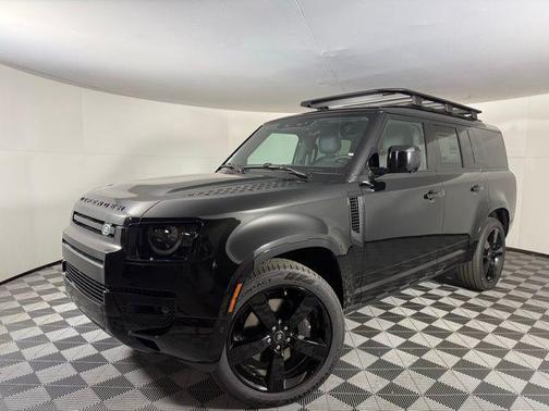 2025 Land Rover Defender 130 P400 X-Dynamic SE