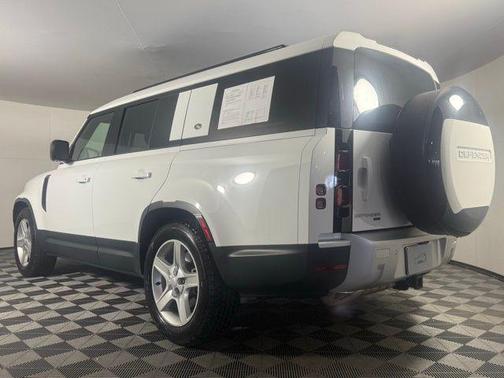 2023 Land Rover Defender 130 SE