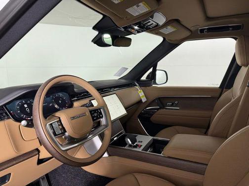 2025 Land Rover Range Rover P530 SE