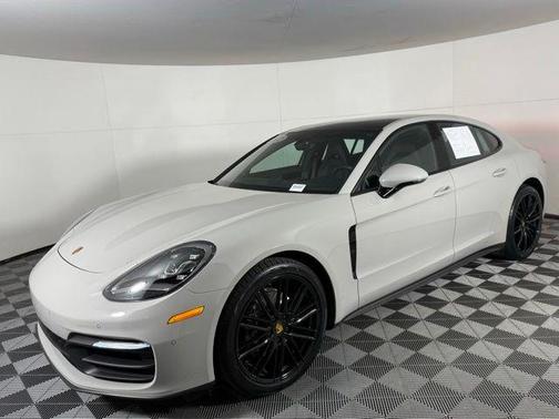 2022 Porsche Panamera 4