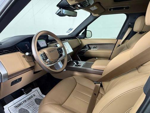 2025 Land Rover Range Rover P550e SE