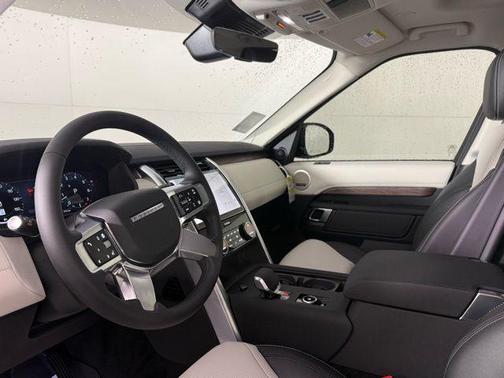 2026 Land Rover Discovery S