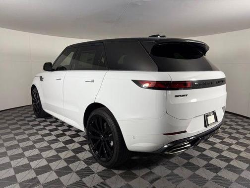 2025 Land Rover Range Rover Sport SE
