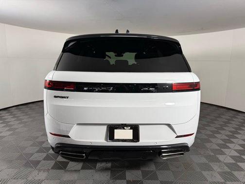2025 Land Rover Range Rover Sport SE