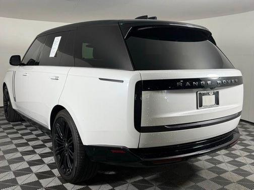 2024 Land Rover Range Rover P530 SE