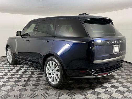 2025 Land Rover Range Rover P400 SE