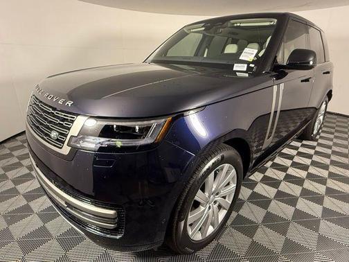 2025 Land Rover Range Rover P400 SE