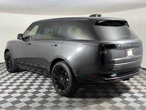 2025 Land Rover Range Rover P400 SE 7 Seat