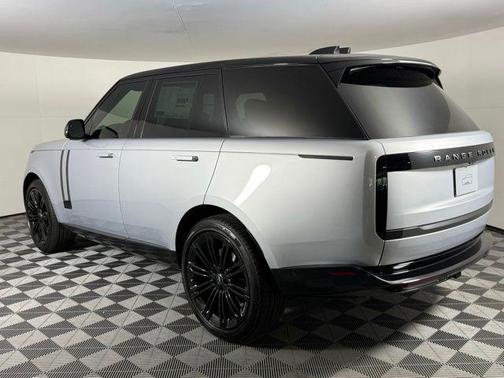 2025 Land Rover Range Rover P530 SE