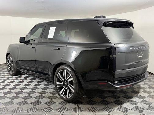 2023 Land Rover Range Rover P530 SE